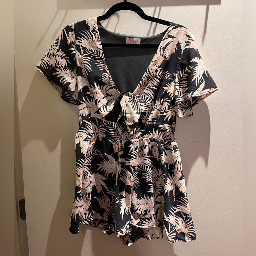 Pink Lily floral romper size XS NWOT